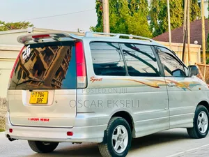 Toyota Noah 2003 White