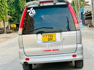 Toyota Noah 2003 White