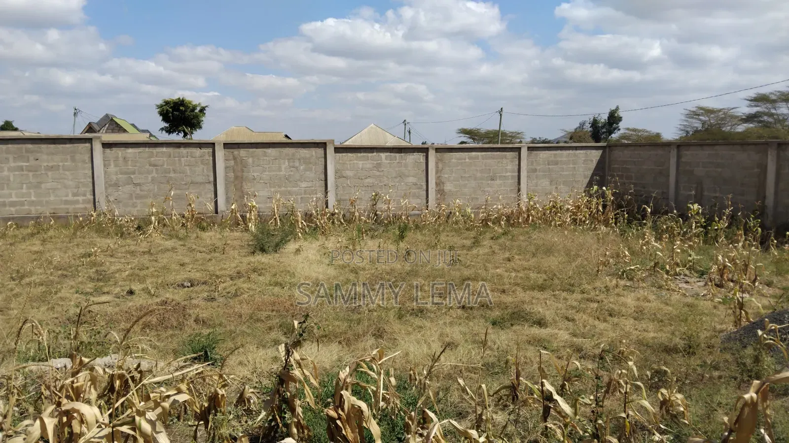 Kiwanja Kinauzwa Chini Ya Uswahilini Arusha