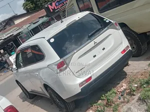 Mitsubishi Outlander 2014 White