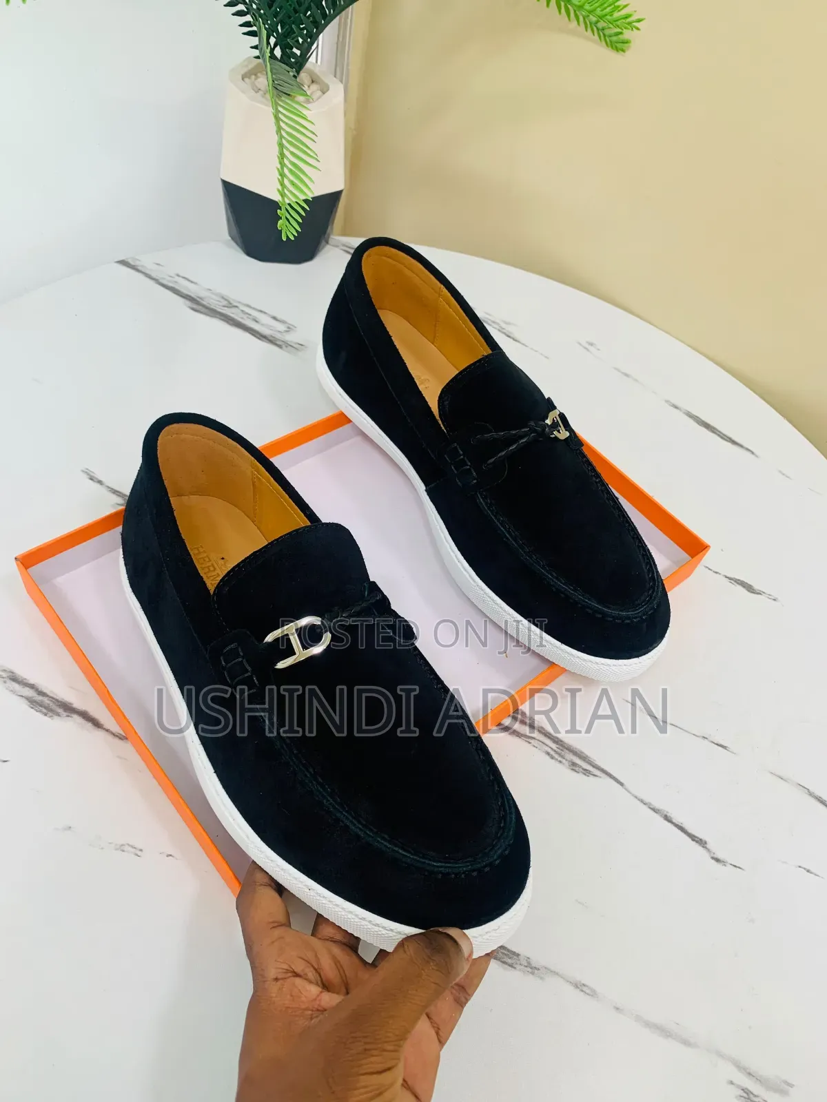 new Stock—hermès Shoes
quality Leather
full Boxed
