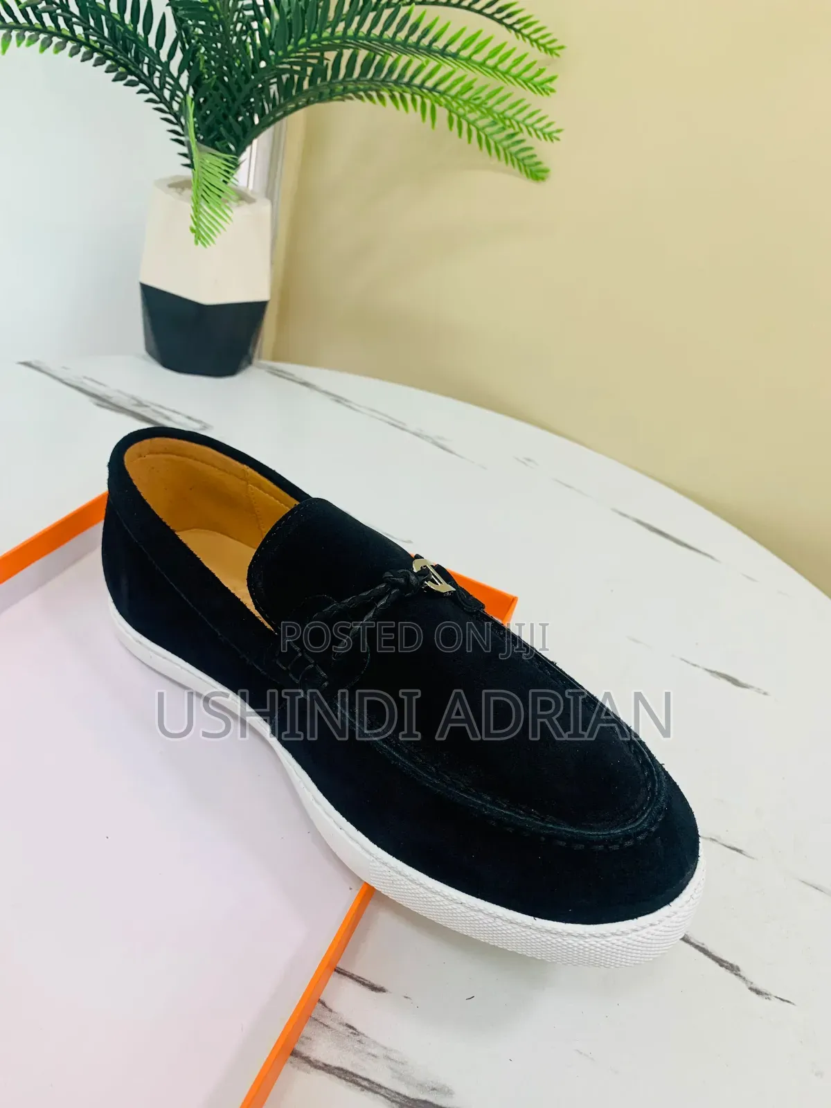 new Stock—hermès Shoes
quality Leather
full Boxed