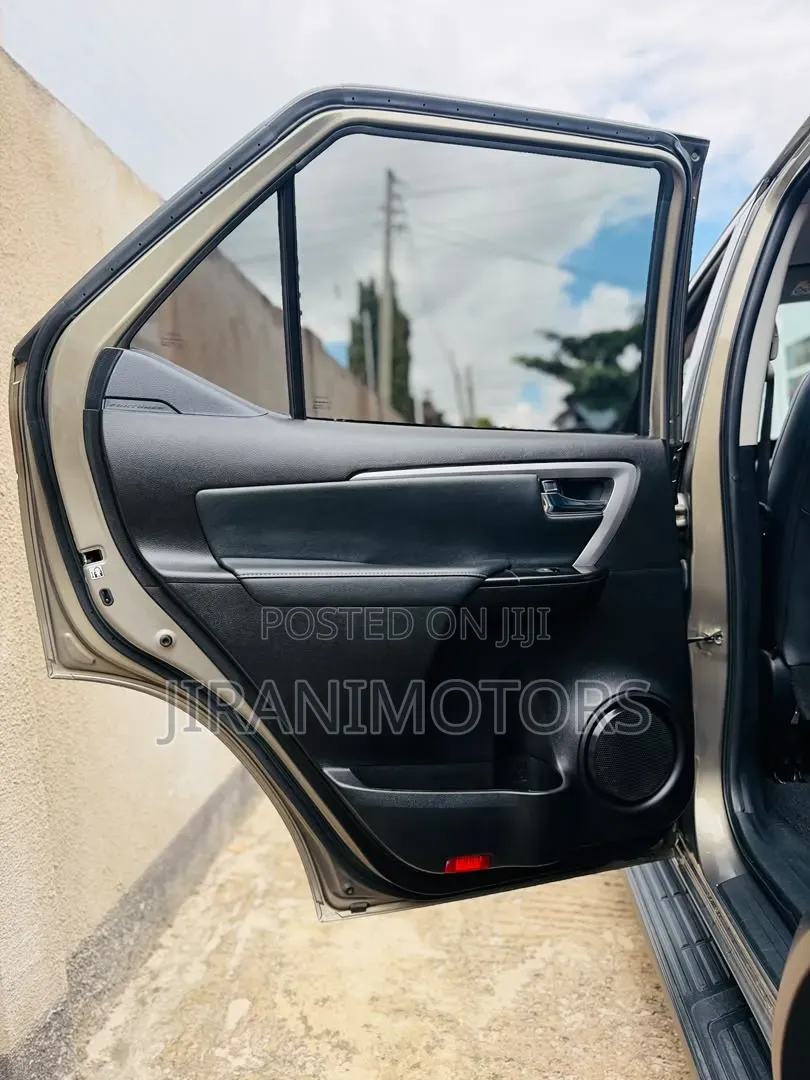 Toyota Fortuner 2023 Gray