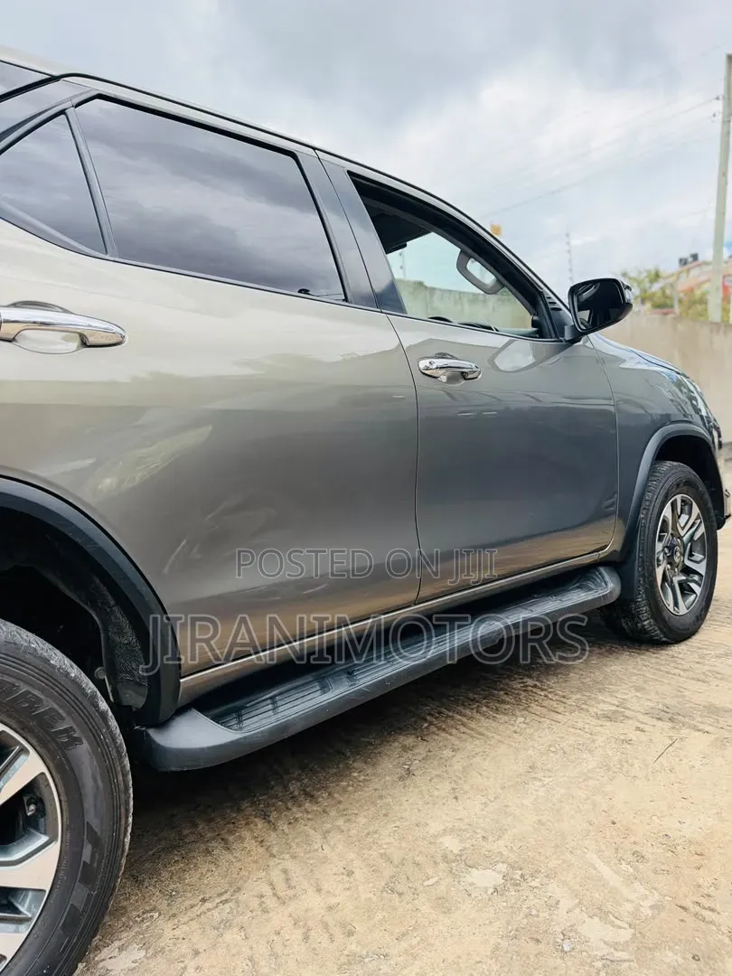 Toyota Fortuner 2023 Gray