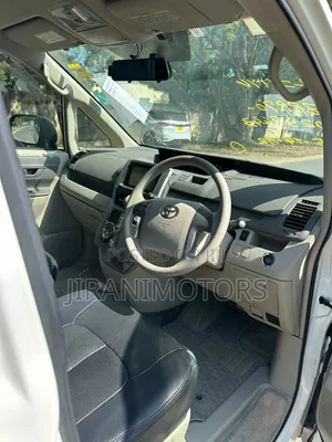 Toyota Noah 2010 White