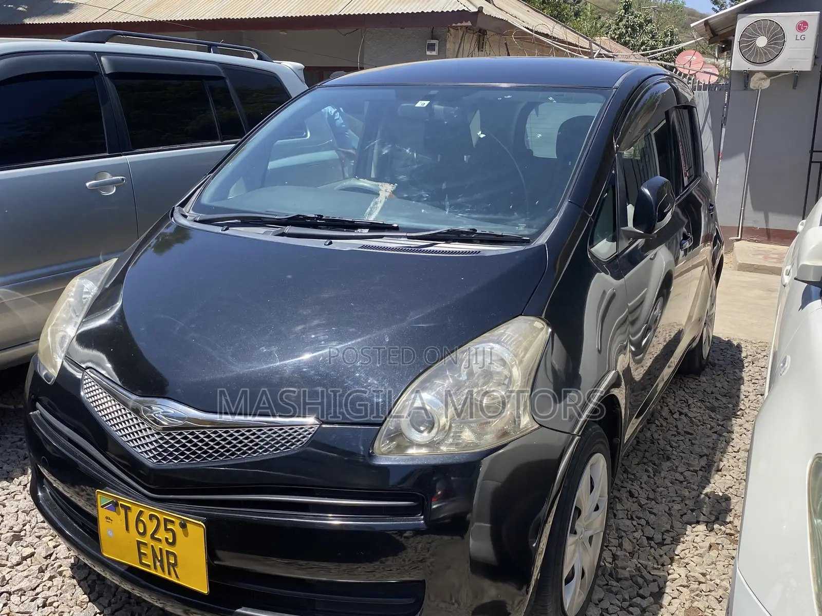 Toyota Ractis 2006 Black