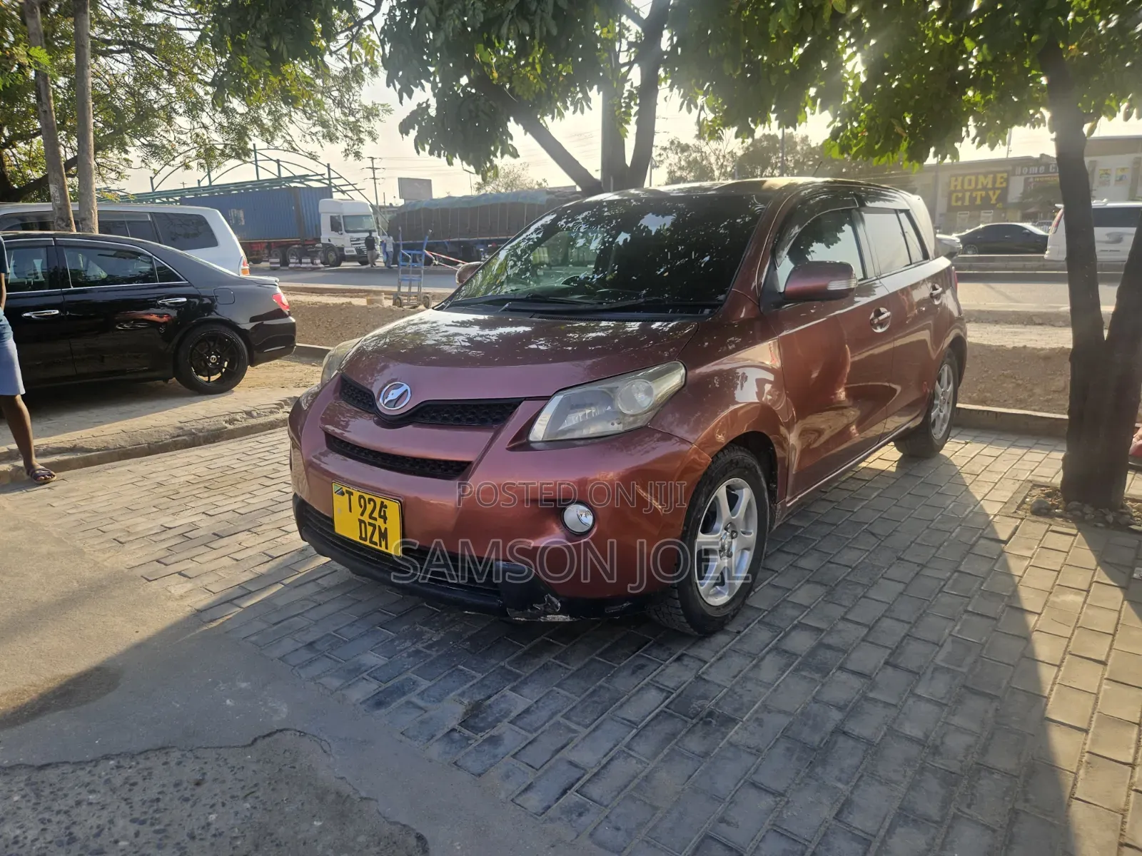 Toyota IST 2009 Maroon