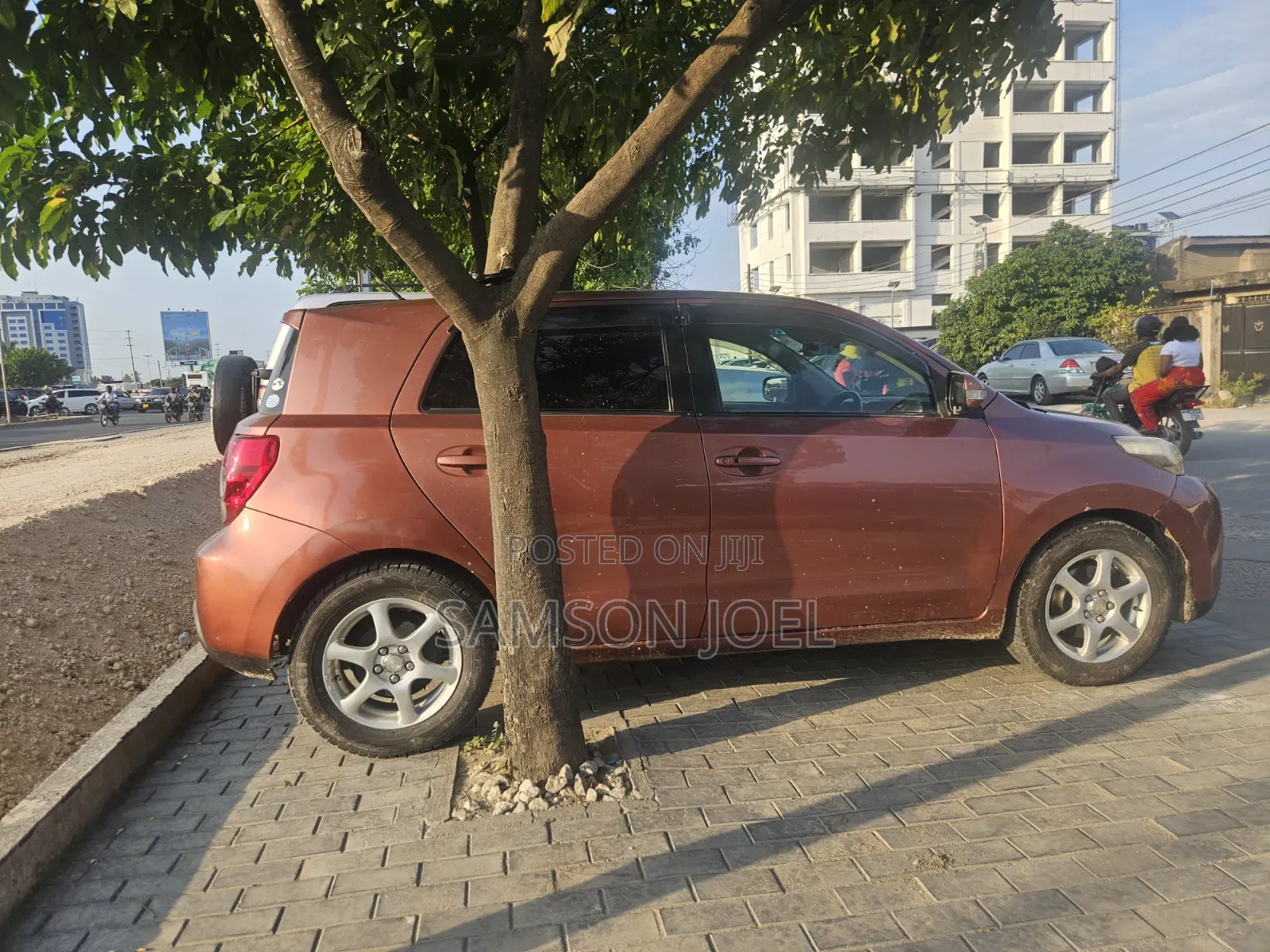 Toyota IST 2009 Maroon