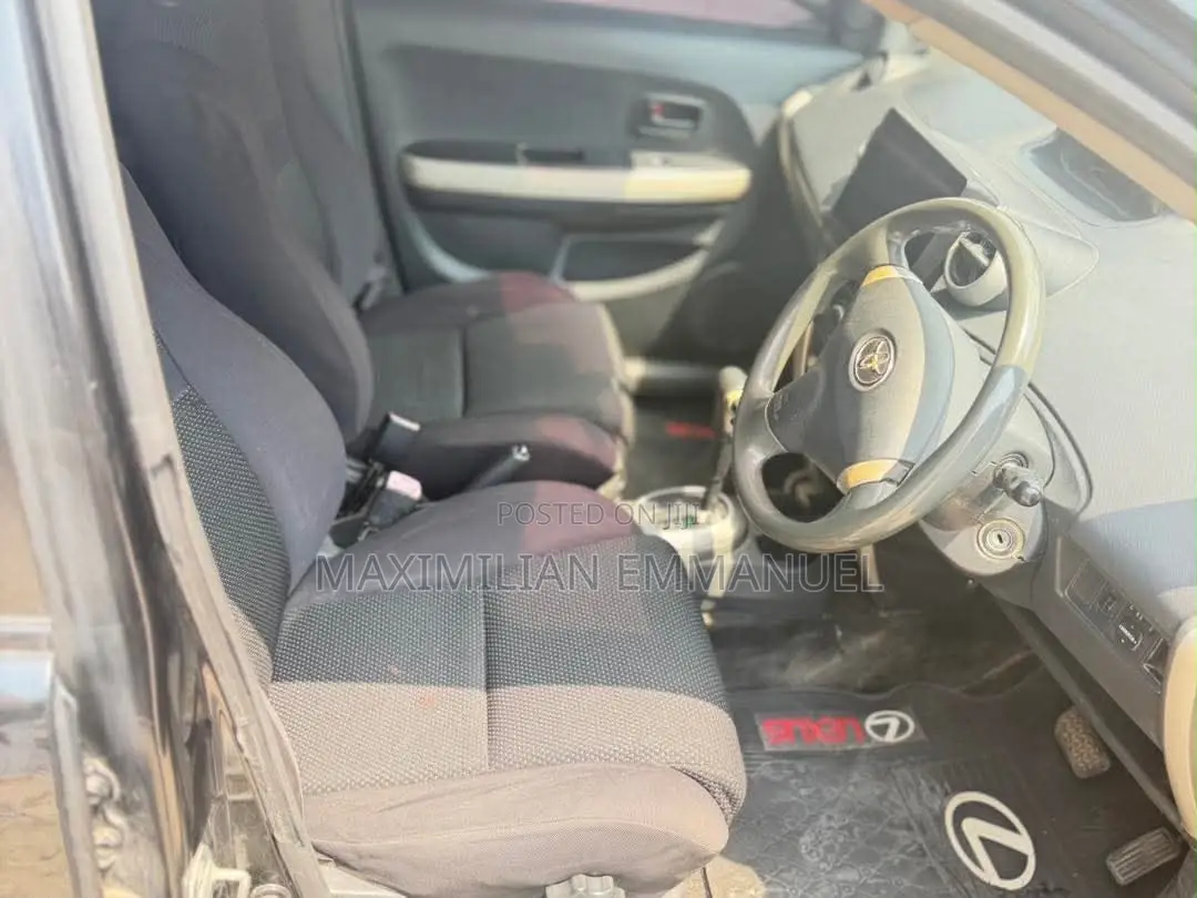 Toyota IST 2004 Black