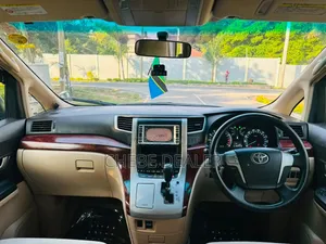Toyota Alphard 2010 White