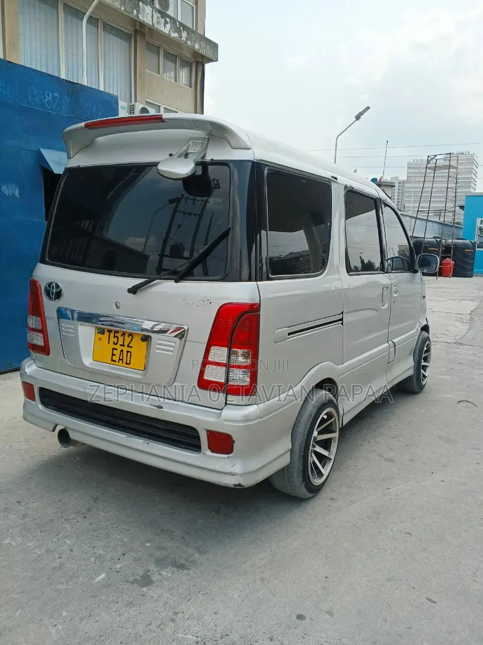 Toyota Pixis Space 2011 Silver