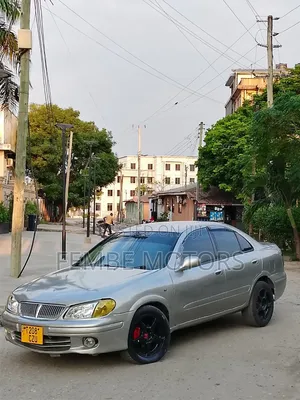 Nissan Sunny 2005 Gray