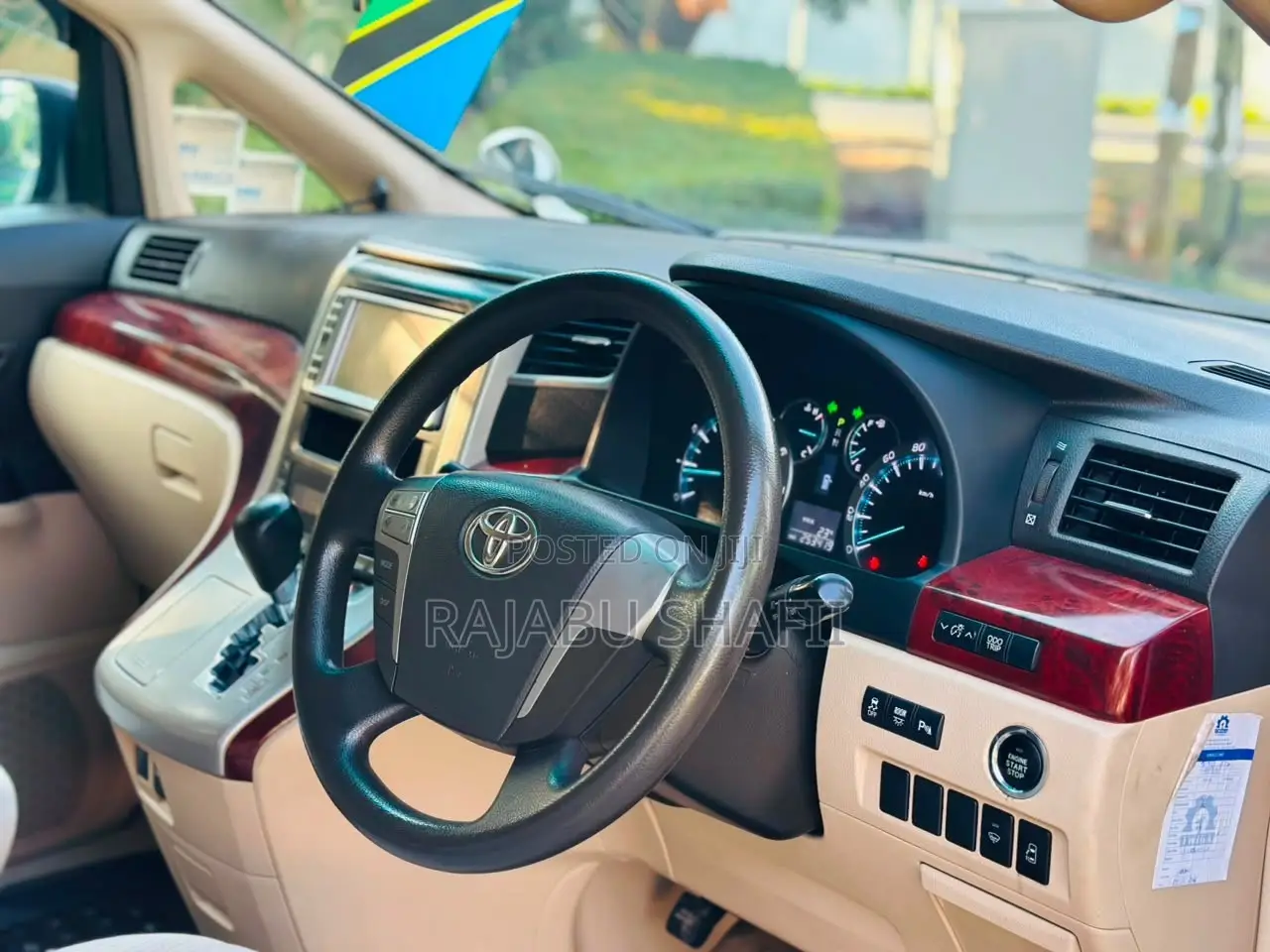 Toyota Alphard 2.4 Petrol FWD 2010 White