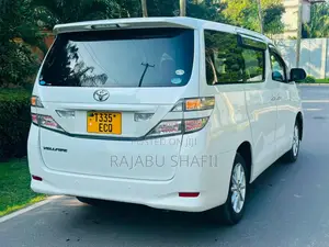 Toyota Alphard 2.4 Petrol FWD 2010 White