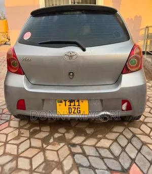 Toyota Vitz 2006 Gray