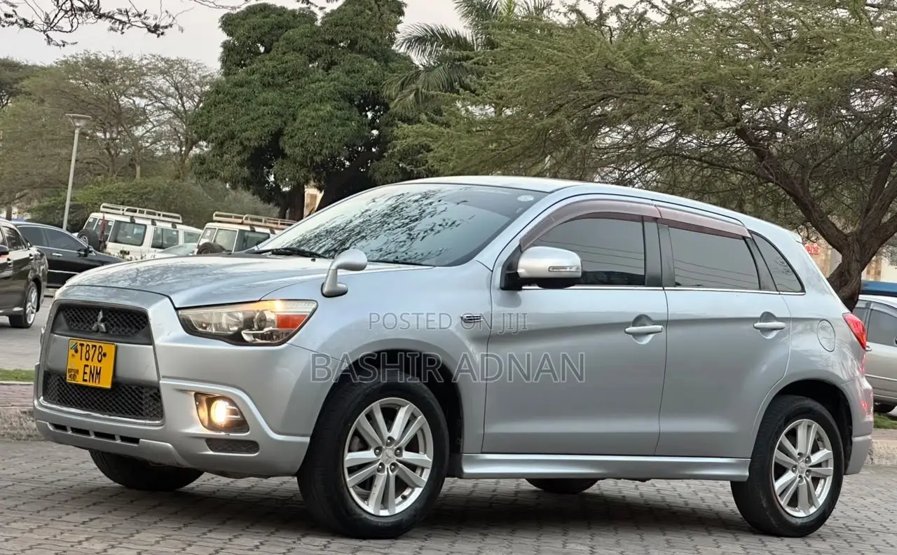 Mitsubishi RVR 2010 Silver