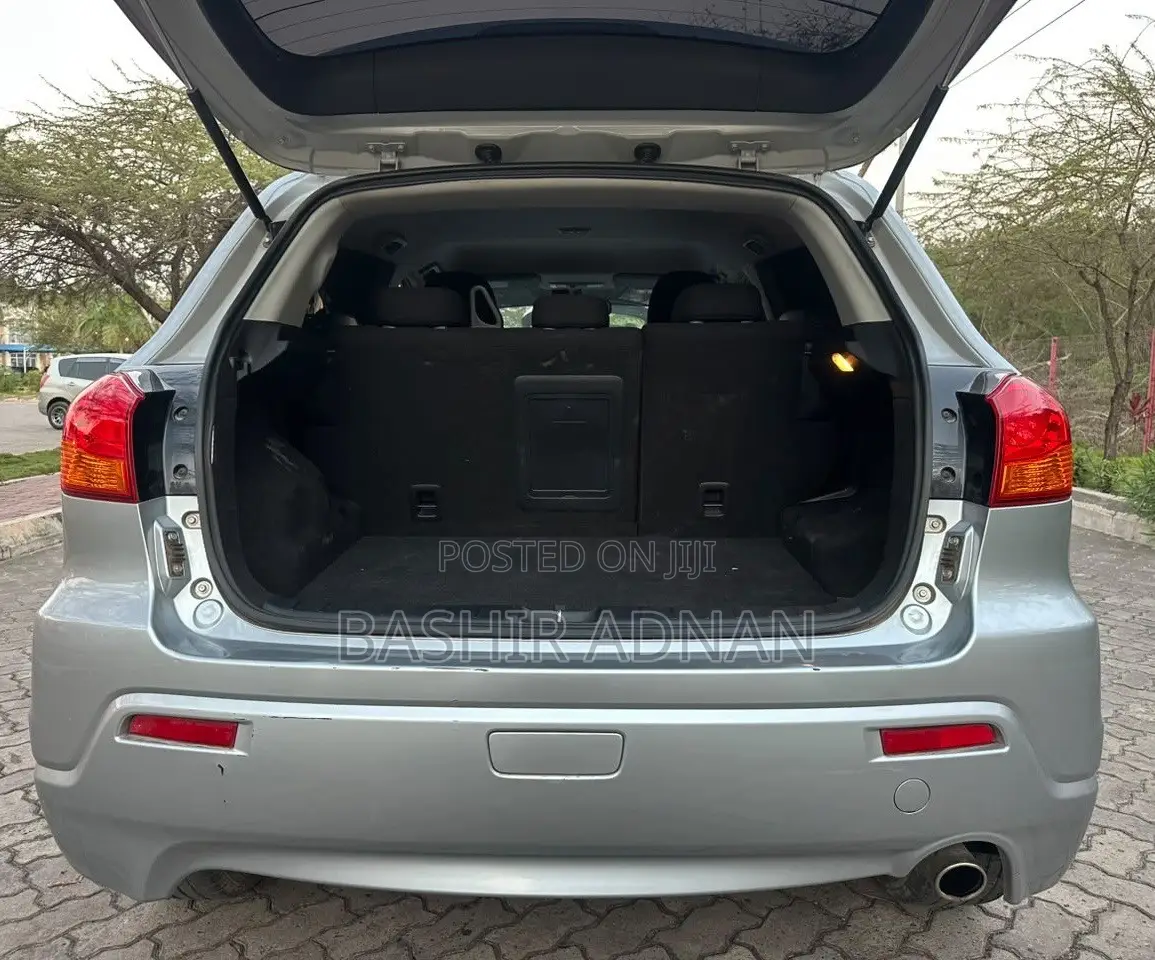 Mitsubishi RVR 2010 Silver
