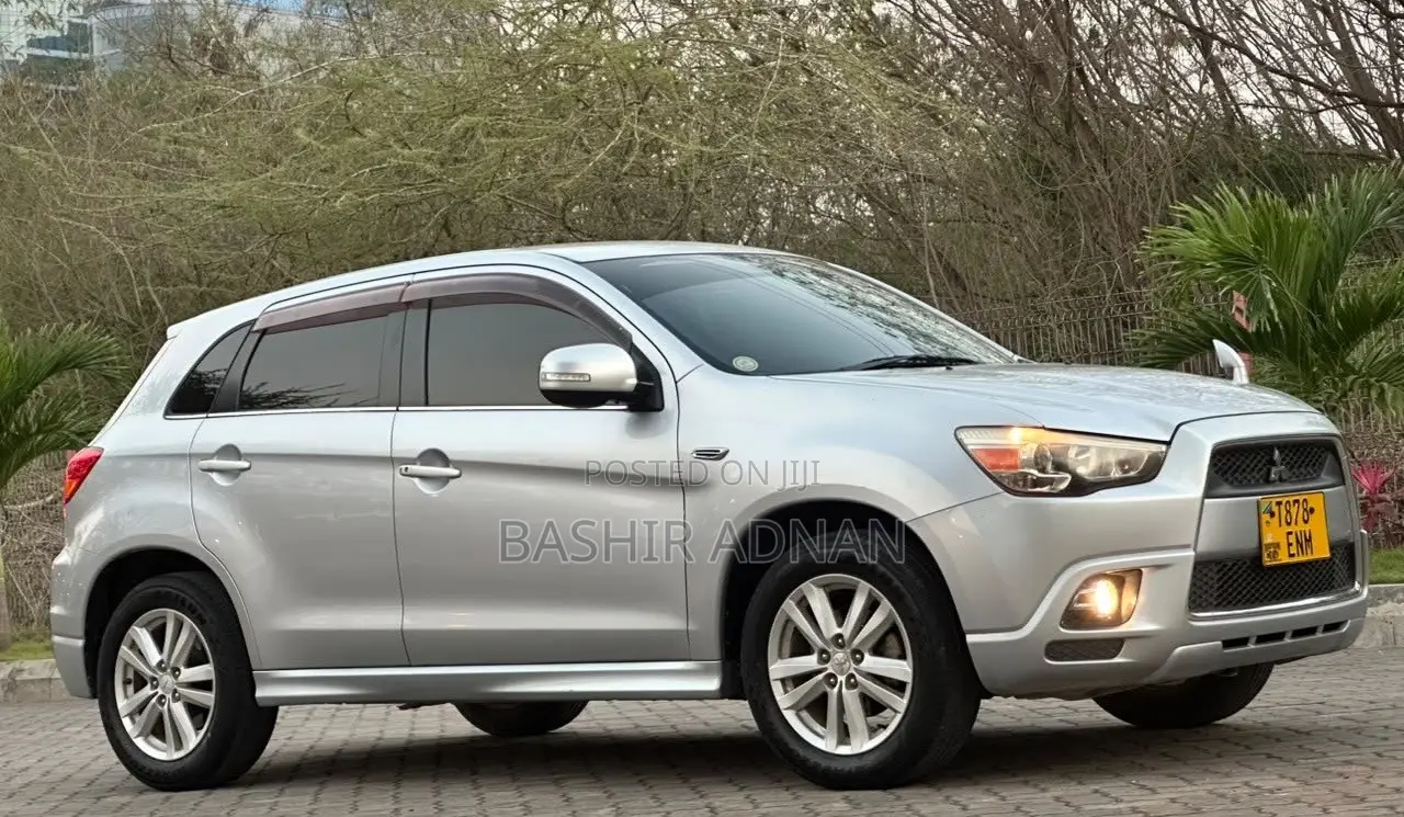 Mitsubishi RVR 2010 Silver