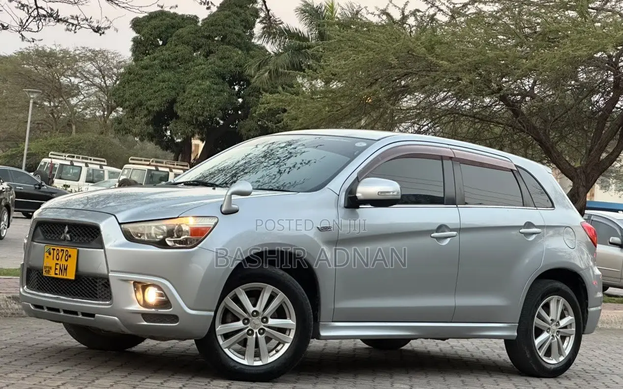Mitsubishi RVR 2010 Silver