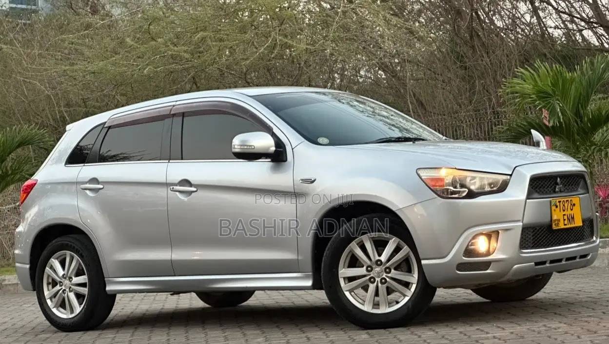 Mitsubishi RVR 2010 Silver