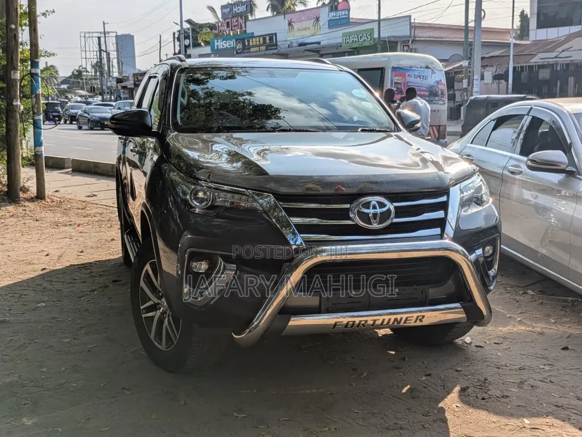 Toyota Fortuner 2018 Gray