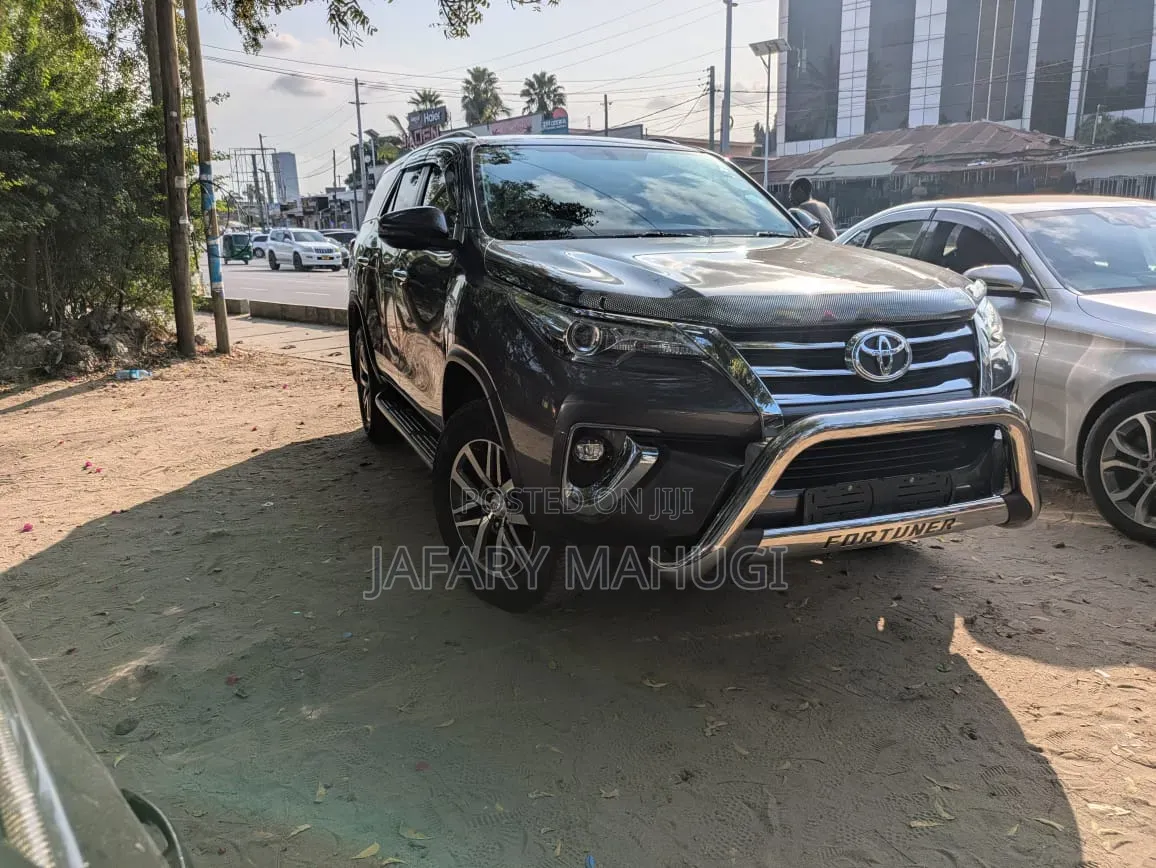 Toyota Fortuner 2018 Gray