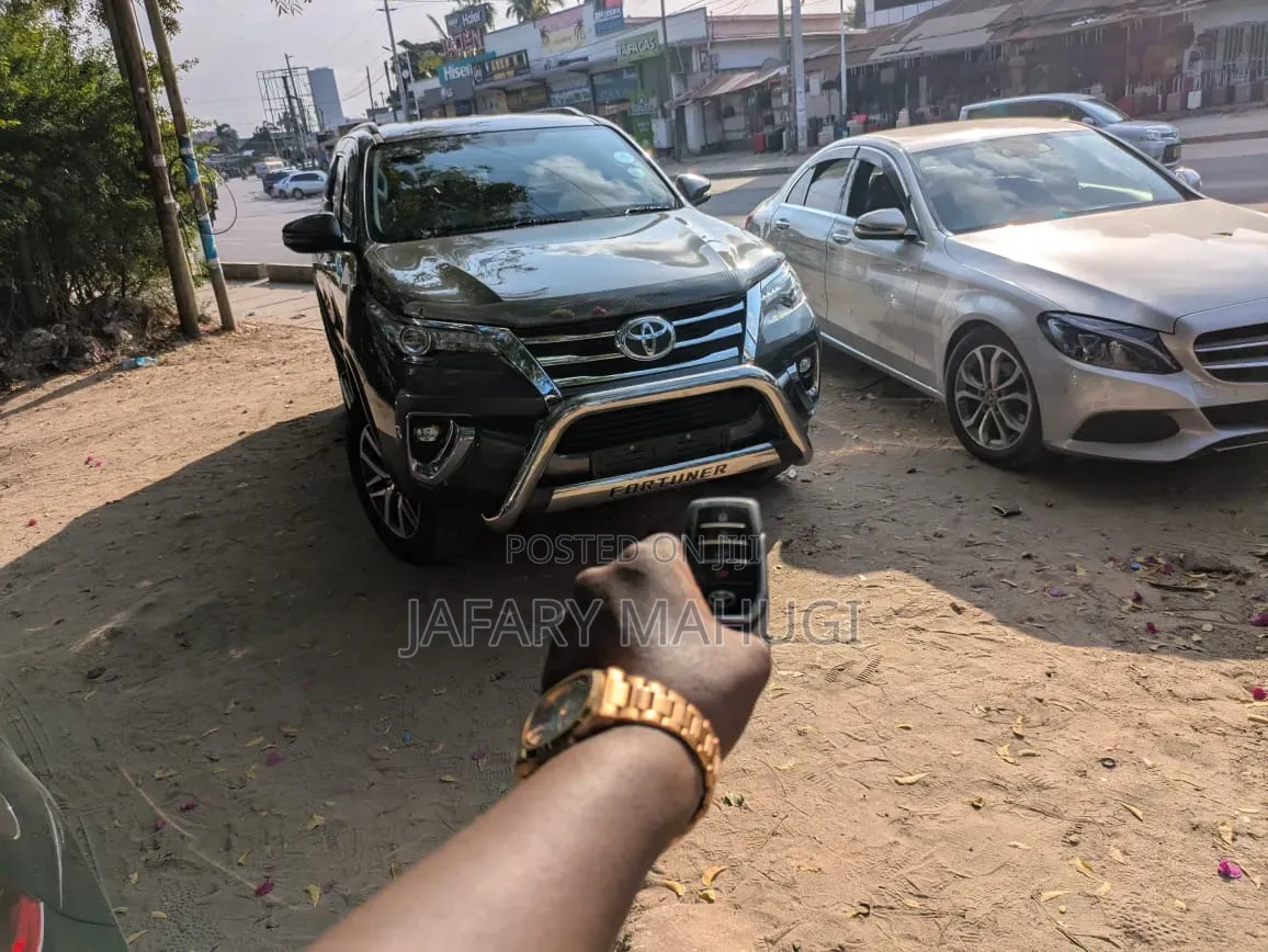 Toyota Fortuner 2018 Gray