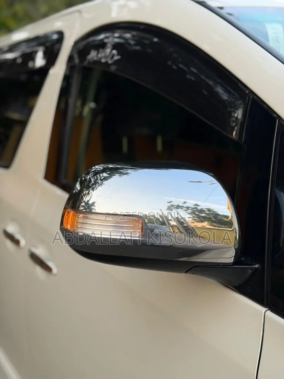 Toyota Vellfire V 2.4 FWD 8-Seater 2011 White