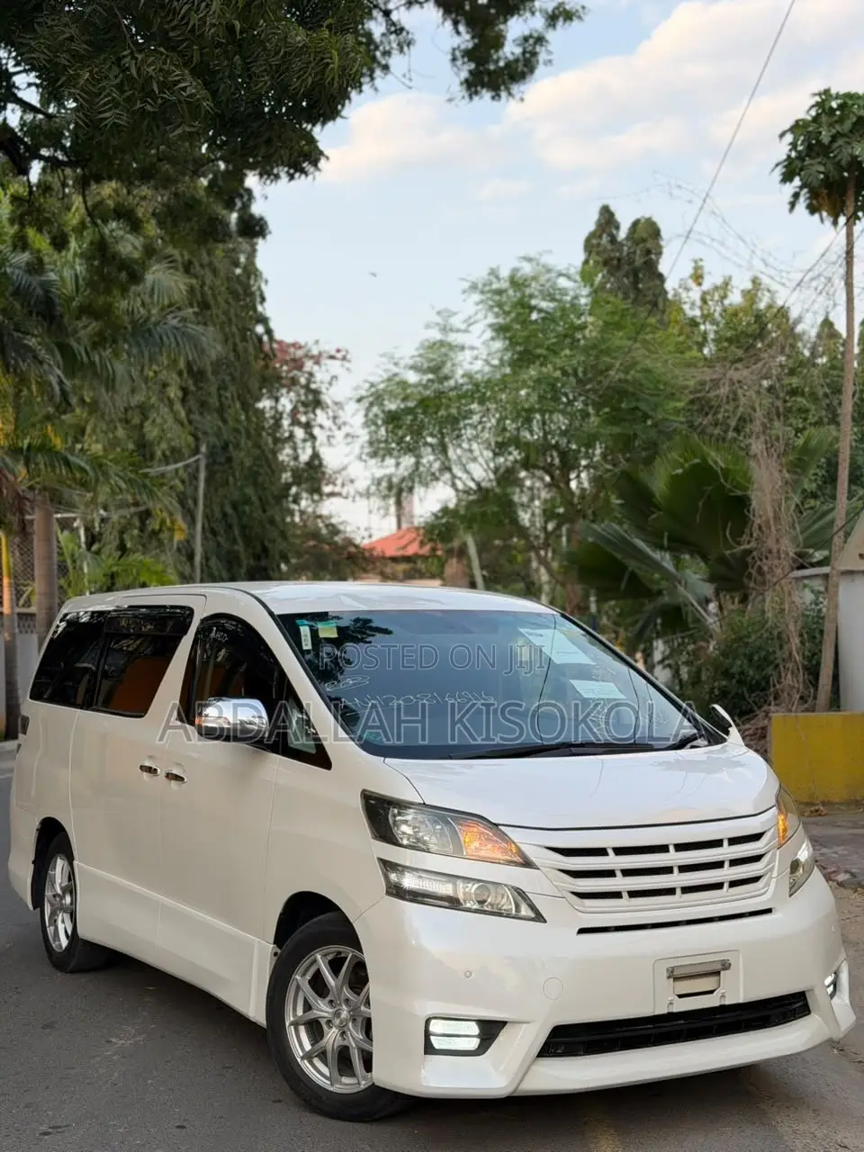 Toyota Vellfire V 2.4 FWD 8-Seater 2011 White