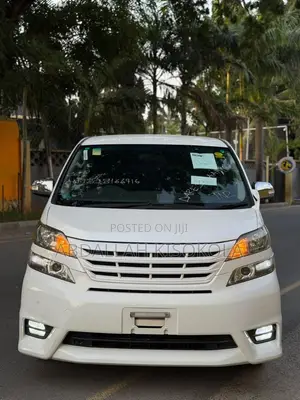 Toyota Vellfire V 2.4 FWD 8-Seater 2011 White