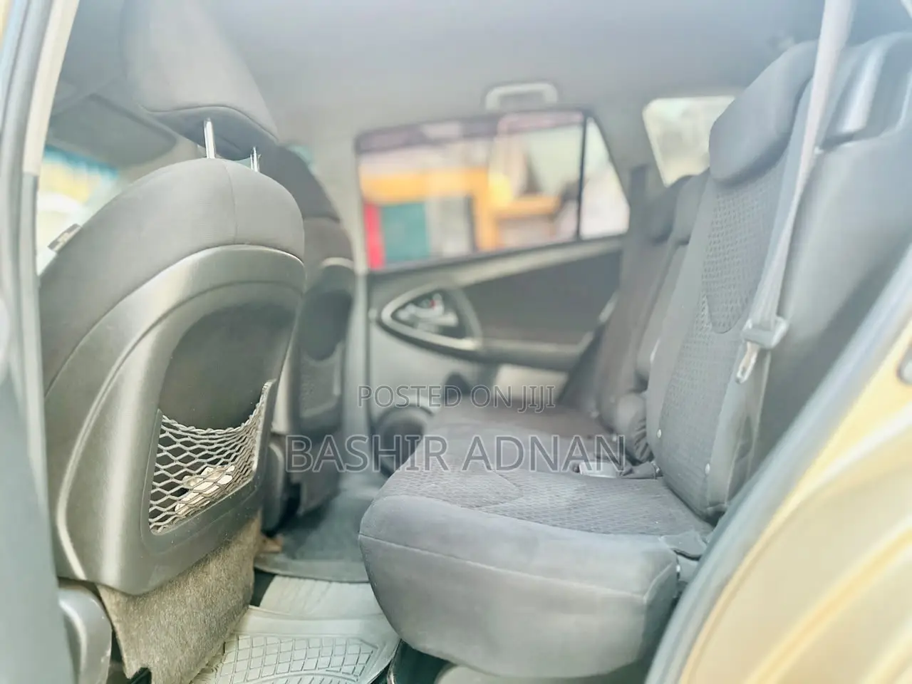 Toyota Vanguard 2010 Gold
