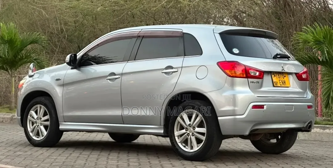 Mitsubishi RVR 2010 Silver