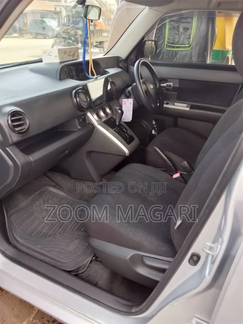 Toyota Corolla Rumion 2010 Silver