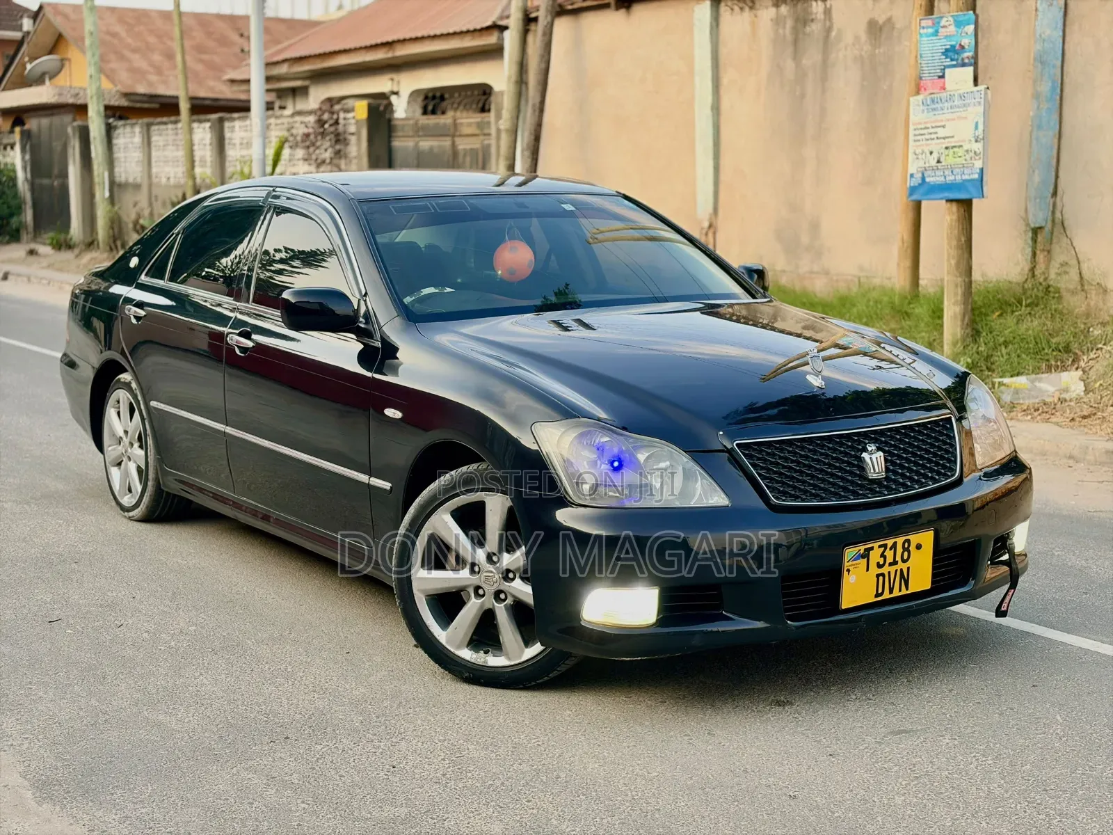 Toyota Crown 2012 Black