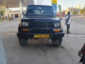Toyota Land Cruiser 2015 Black