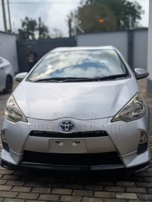 Toyota Aqua 2012 Silver