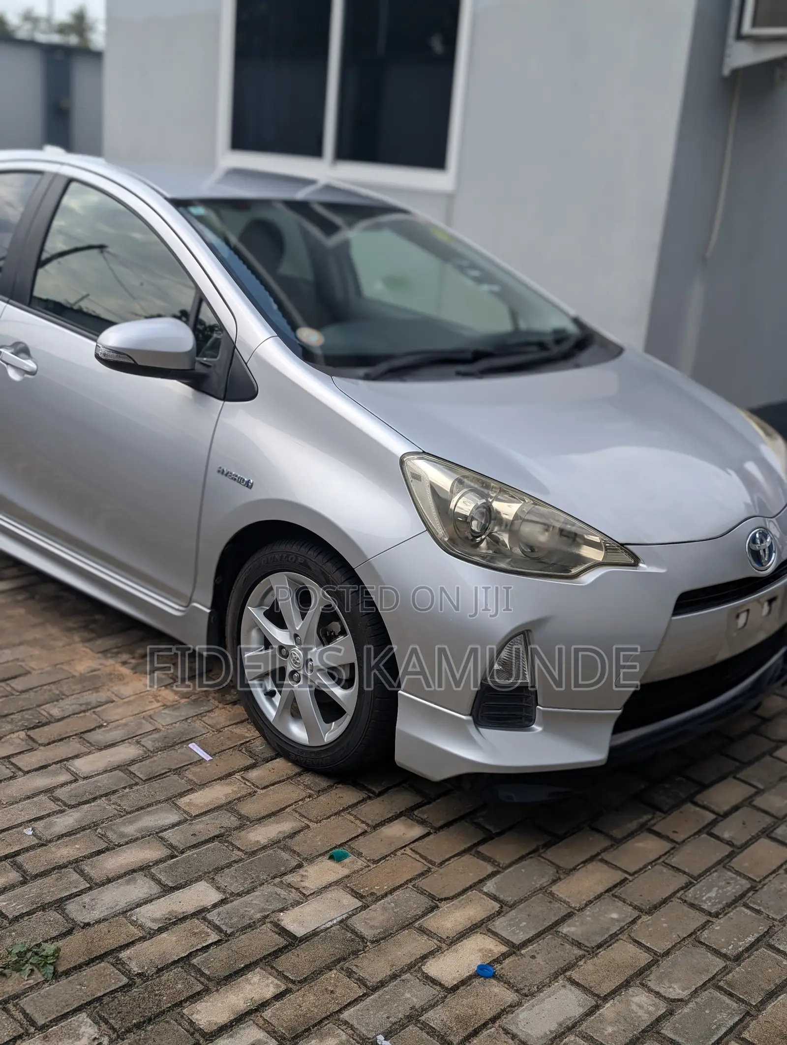 Toyota Aqua 2012 Silver