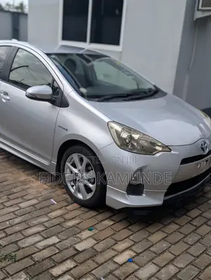 Toyota Aqua 2012 Silver