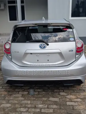 Toyota Aqua 2012 Silver