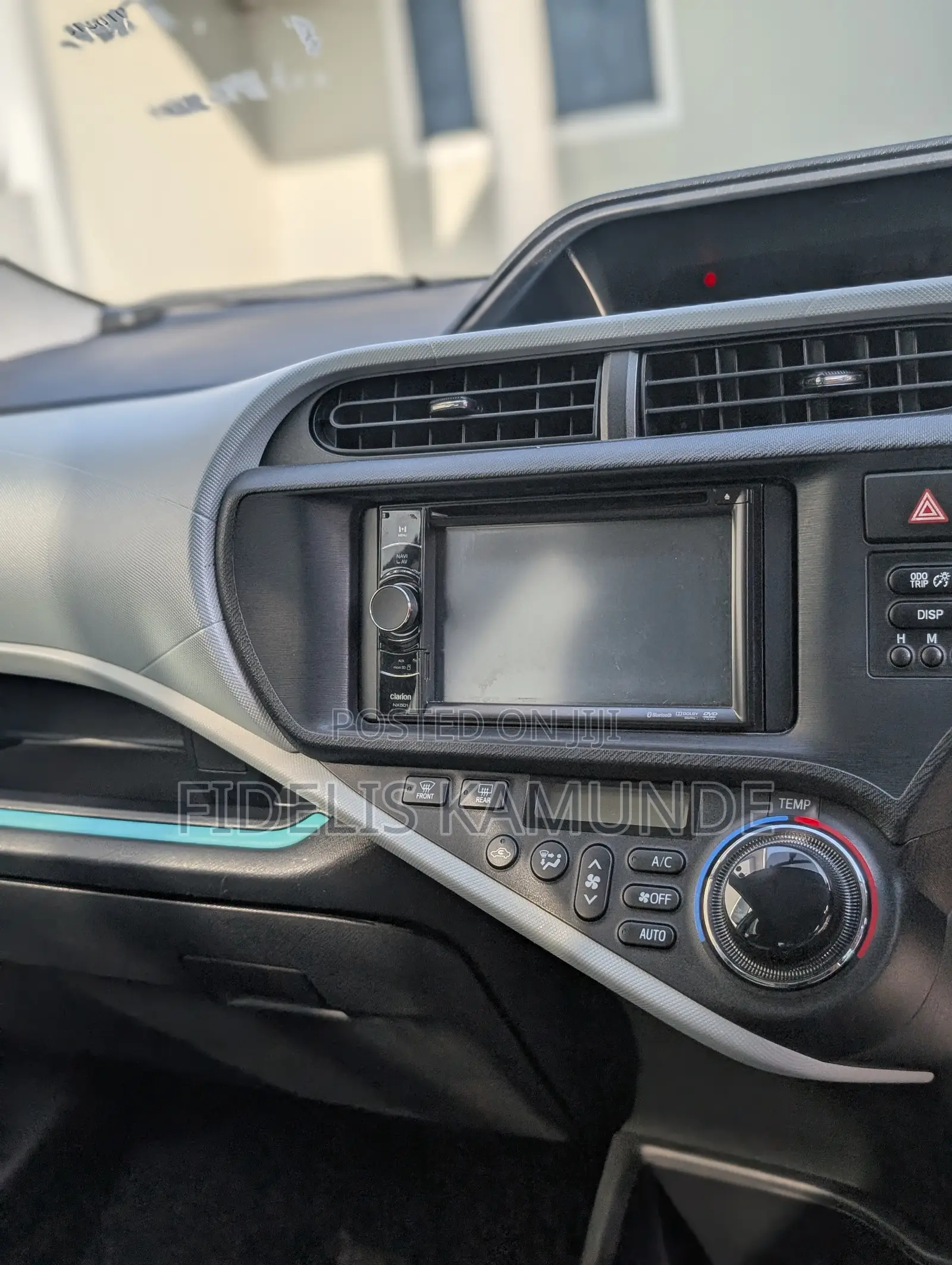 Toyota Aqua 2012 Silver