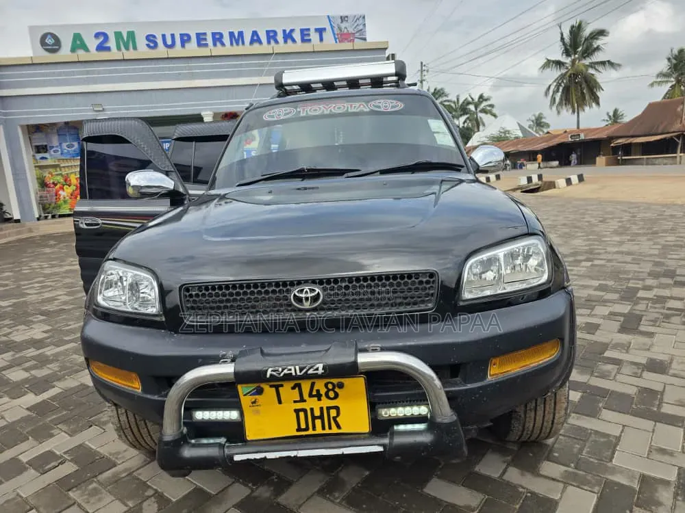 Toyota RAV4 1999 Black