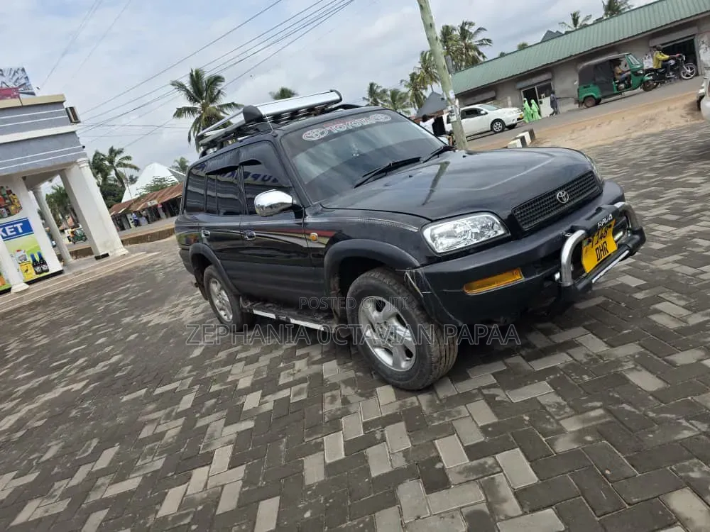 Toyota RAV4 1999 Black