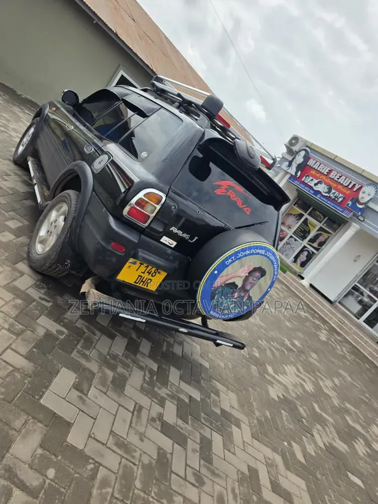 Toyota RAV4 1999 Black