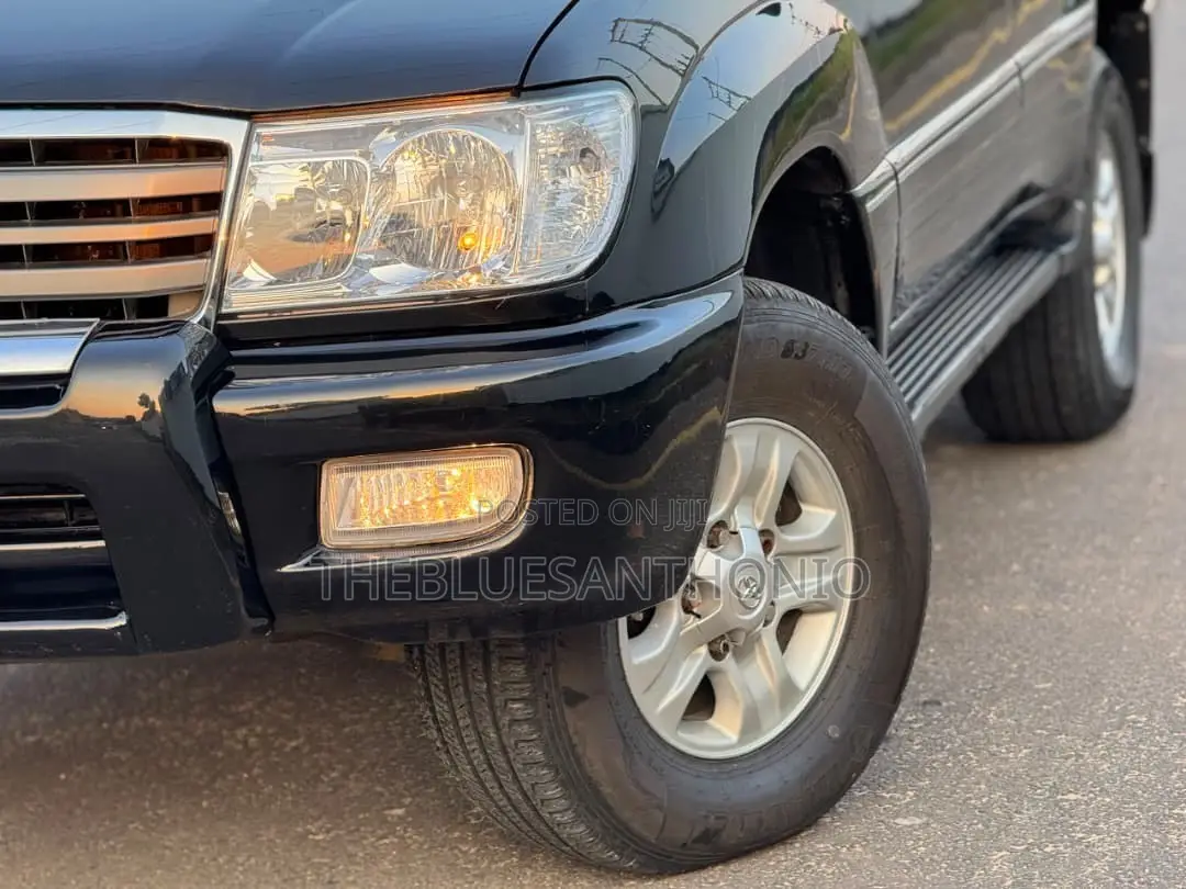 Toyota Land Cruiser 2000 Black