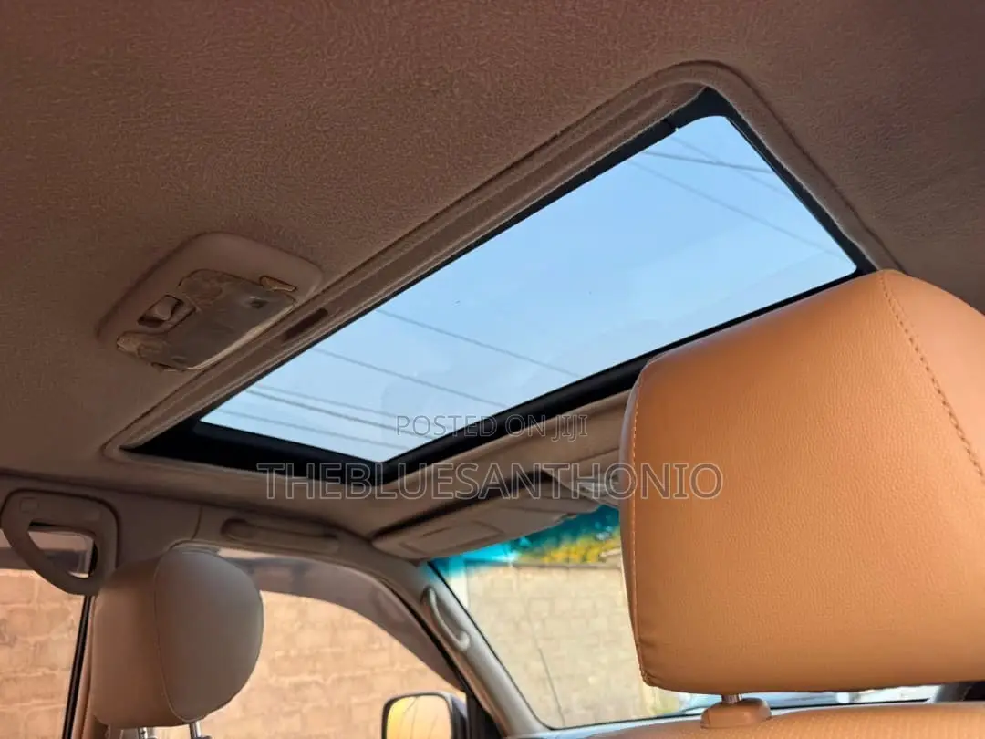 Toyota Land Cruiser 2000 Black
