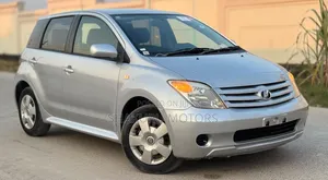 Toyota IST 2006 Silver
