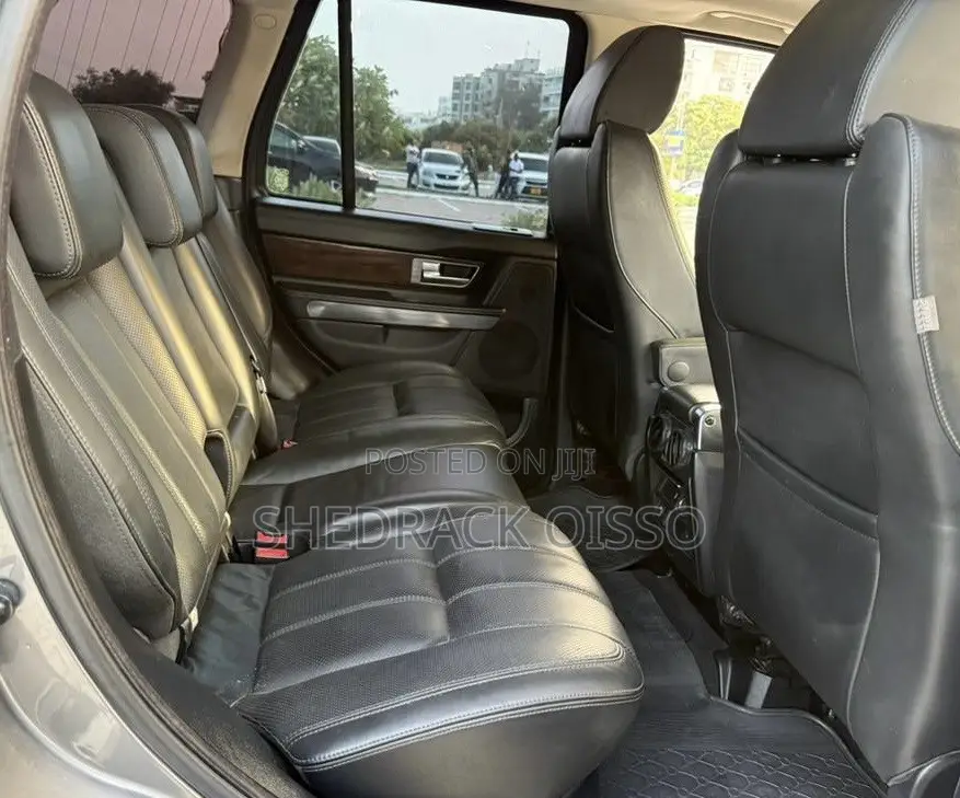 Land Rover Range Rover Sport 2010 Gray