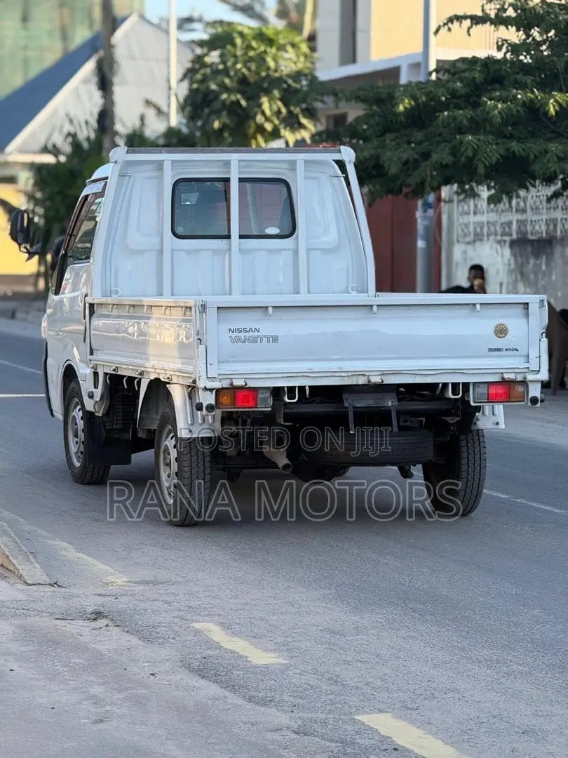 Nissan Vannet Truck