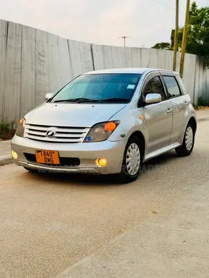 Toyota IST 2006 Silver