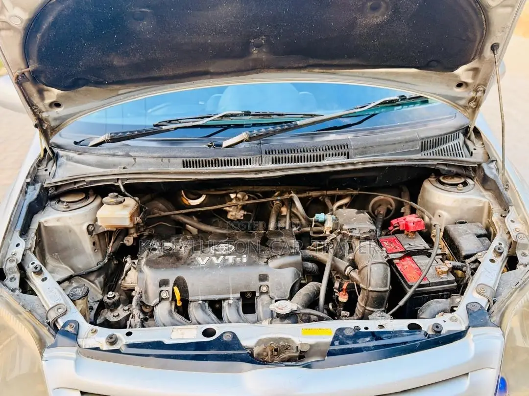 Toyota IST 2006 Silver